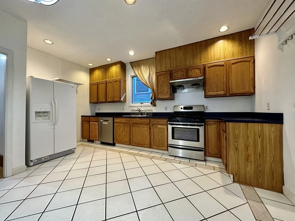 2 bed, 1 bath apartment for rent at 29 Woodlawn St Unit 1, Boston