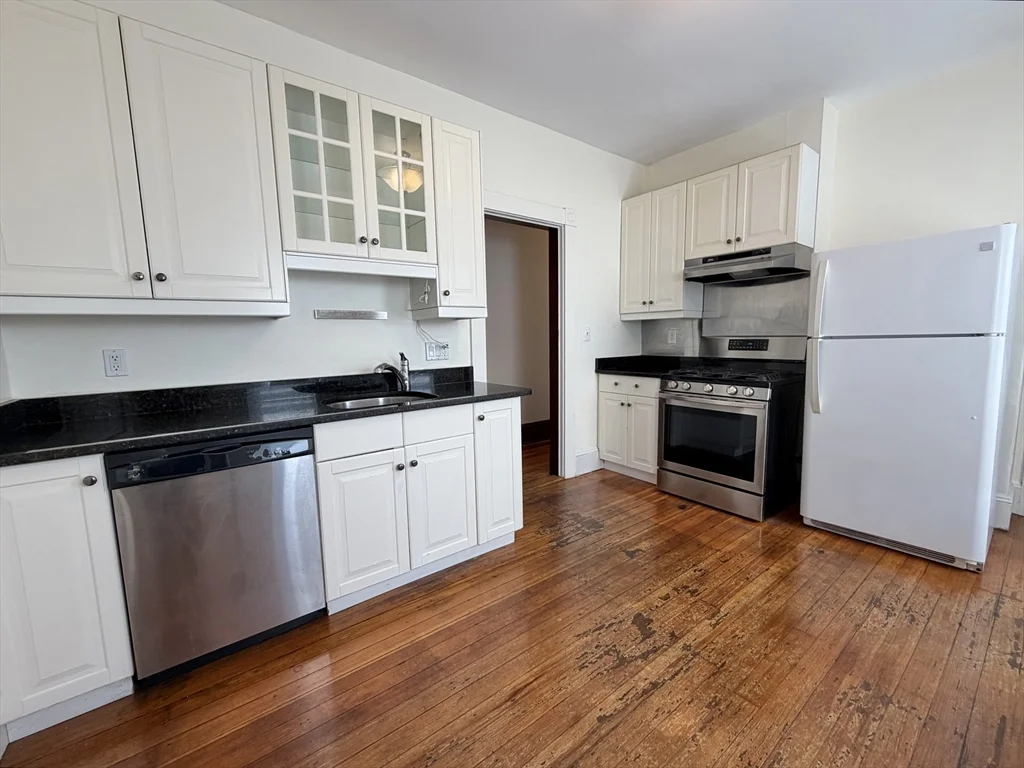 4 bed, 2 bath apartment for rent at 29 Woodrow Ave Unit 2, Nonantum — photo 12 of 41