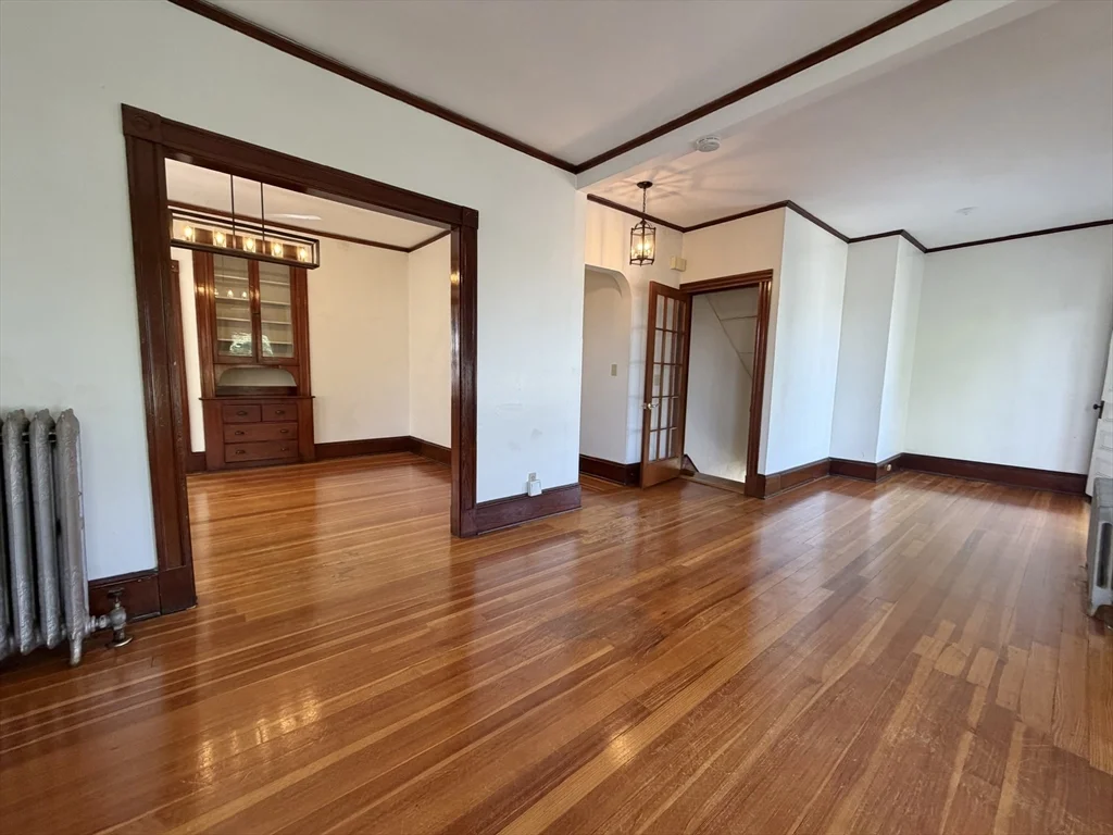 4 bed, 2 bath apartment for rent at 29 Woodrow Ave Unit 2, Nonantum — photo 3 of 41