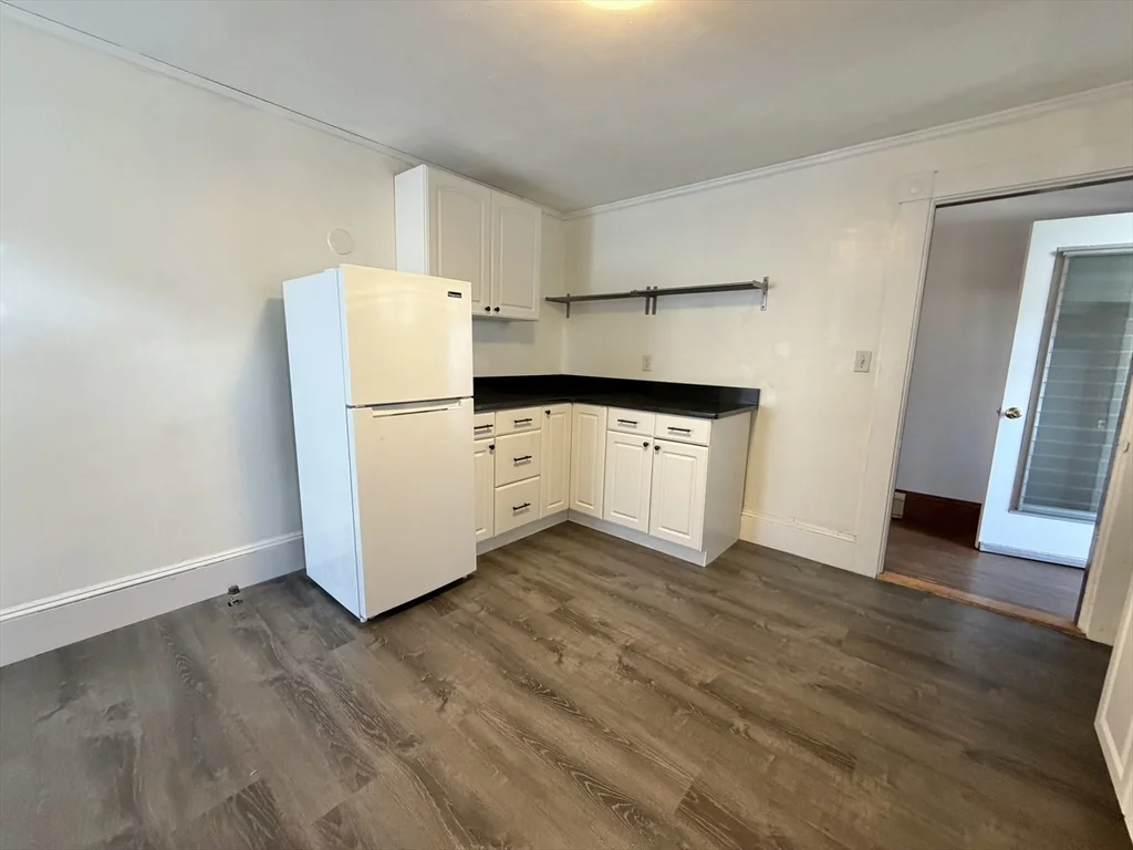 4 bed, 2 bath apartment for rent at 29 Woodrow Ave Unit 2, Nonantum — photo 23 of 41