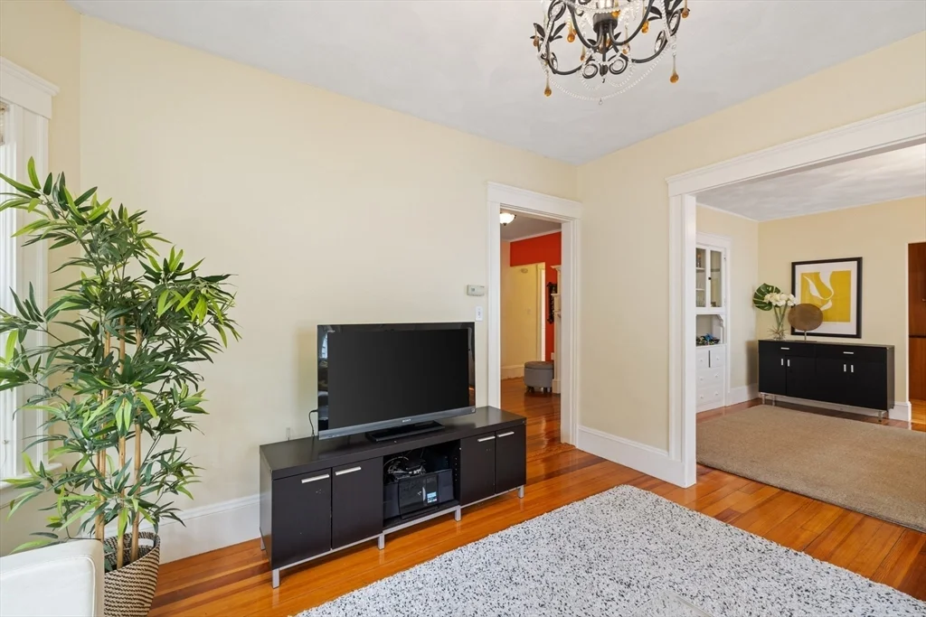 3 bed, 2 bath apartment for rent at 29 Worcester St Unit 1, Belmont — photo 13 of 25