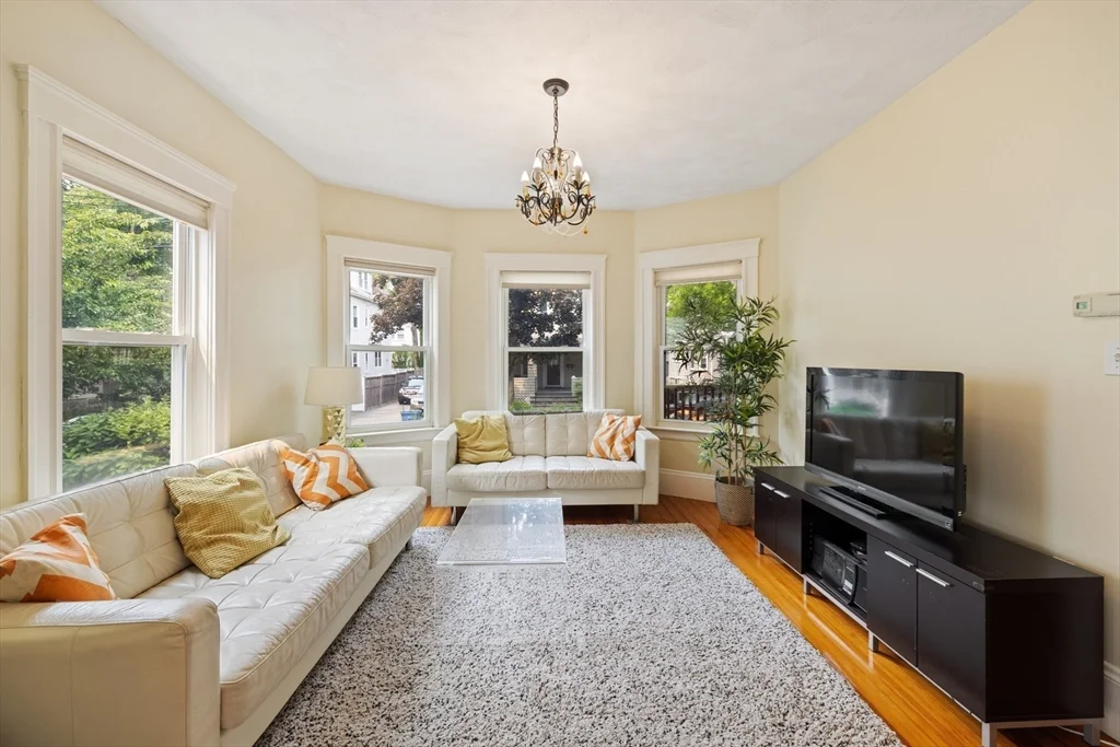 3 bed, 2 bath apartment for rent at 29 Worcester St Unit 1, Belmont — photo 11 of 25