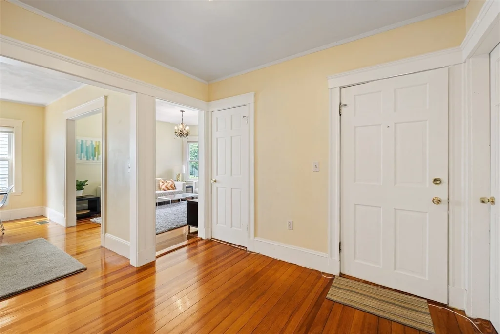 3 bed, 2 bath apartment for rent at 29 Worcester St Unit 1, Belmont — photo 14 of 25