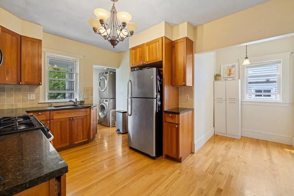 3 bed, 2 bath apartment for rent at 29 Worcester St Unit 1, Belmont — photo 7 of 25