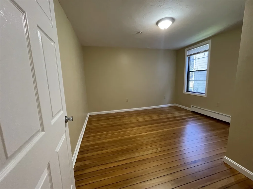 3 bed, 1 bath apartment for rent at 290-292 Chestnut St Unit 1, Lynn — photo 6 of 7