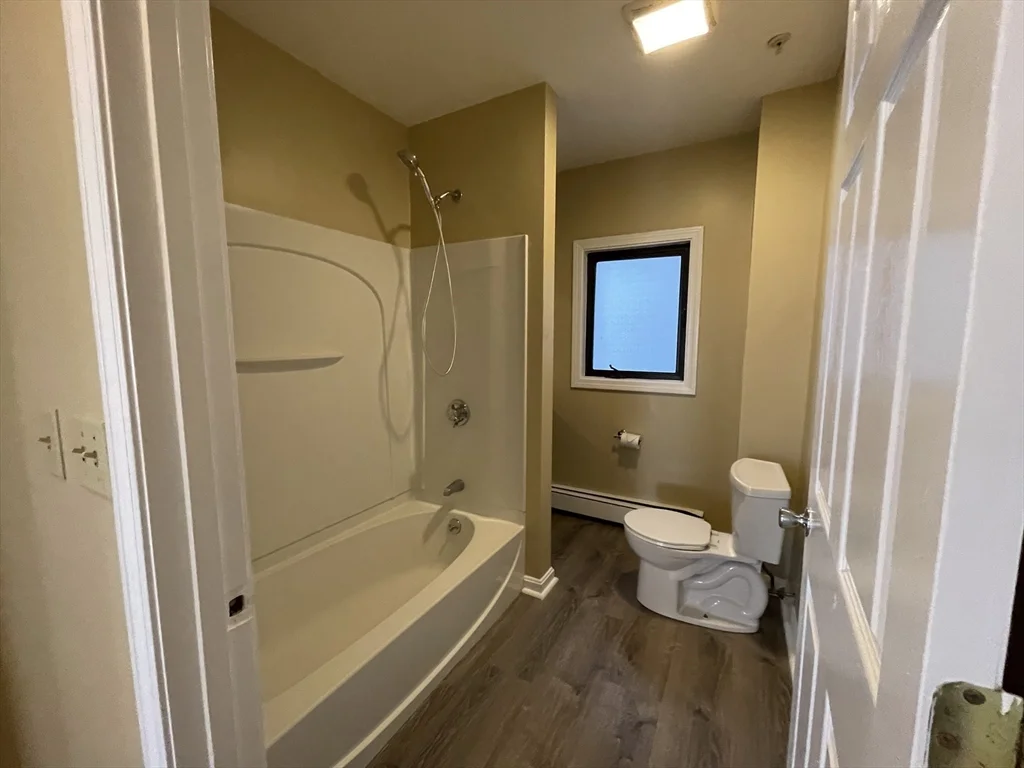 3 bed, 1 bath apartment for rent at 290-292 Chestnut St Unit 1, Lynn — photo 5 of 7