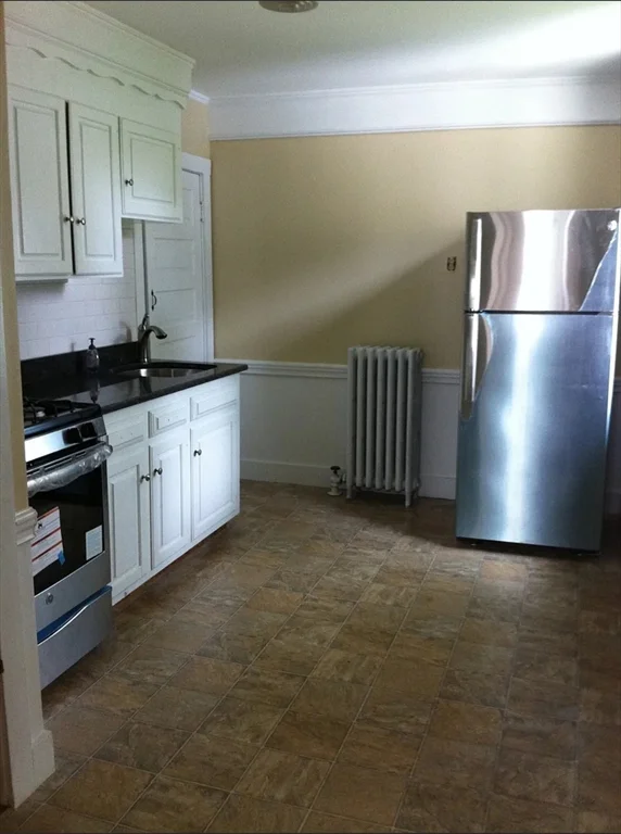 1 bed, 1 bath apartment for rent at 290 Adams St Unit 4, Abington — photo 2 of 7