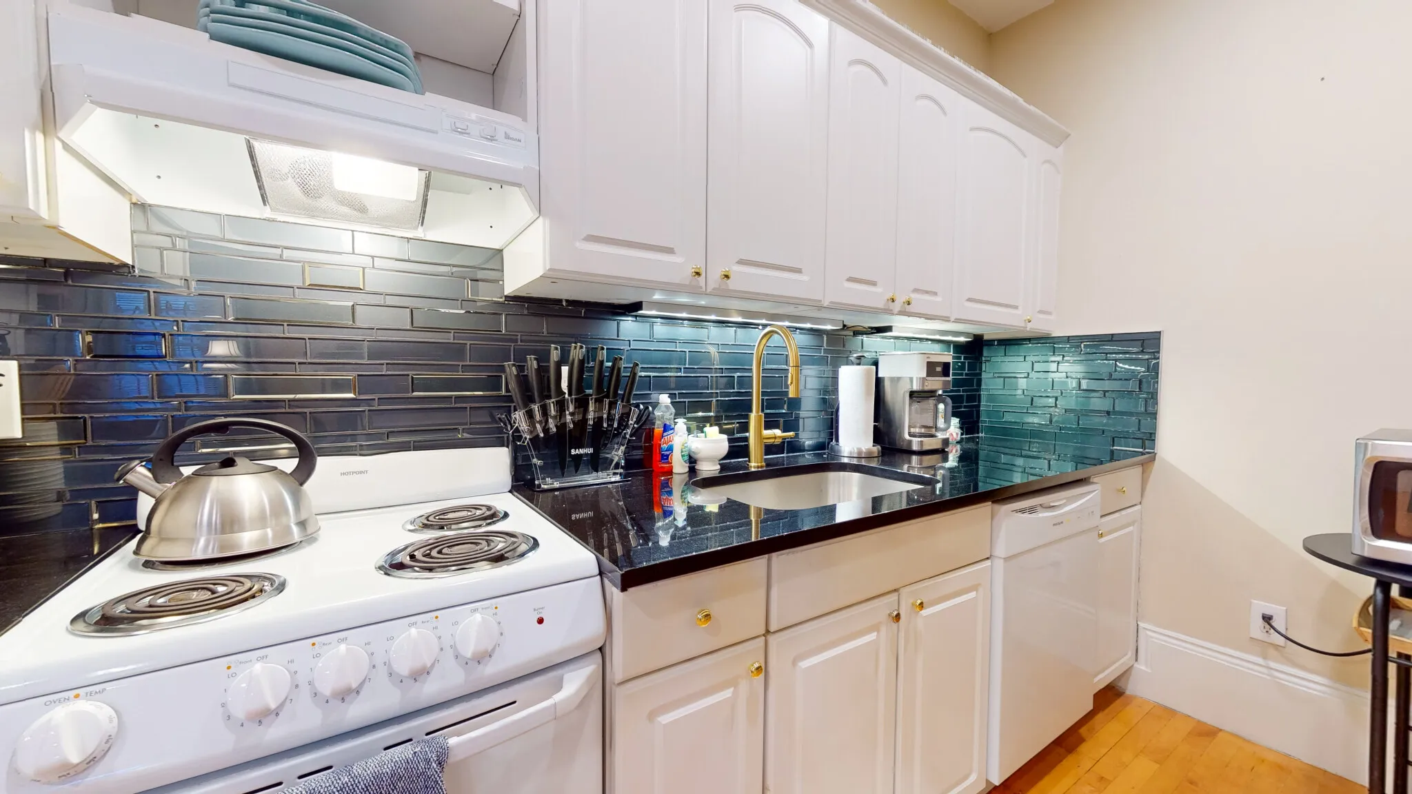 2 bed, 1 bath apartment for rent at 290 Beacon St Unit 3, Back Bay — photo 9 of 18