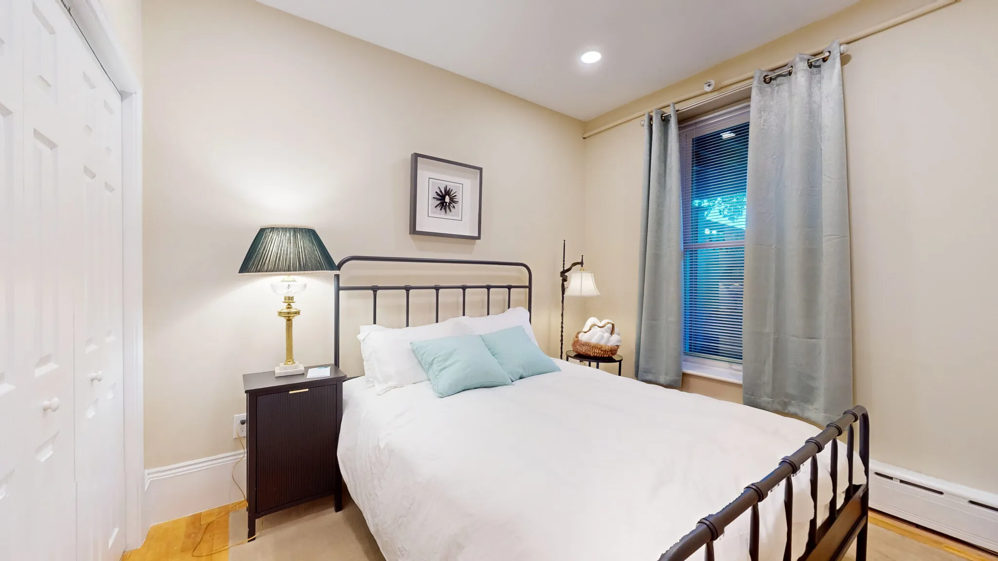 2 bed, 1 bath apartment for rent at 290 Beacon St Unit 3, Back Bay — photo 4 of 18