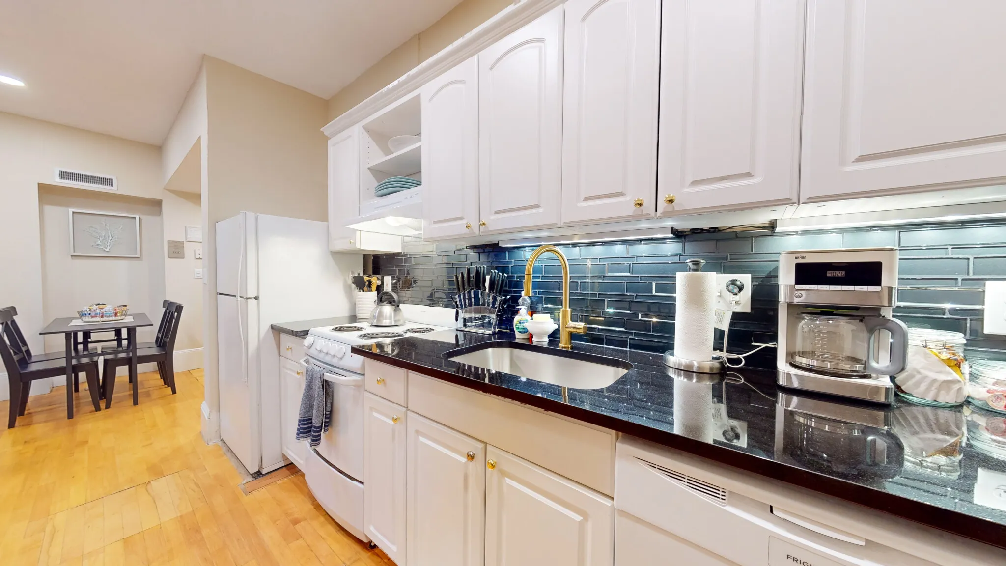 2 bed, 1 bath apartment for rent at 290 Beacon St Unit 3, Back Bay — photo 2 of 18
