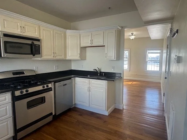 2 bed, 1 bath apartment for rent at 290 Broadway Unit 1, Winter Hill — photo 1 of 14