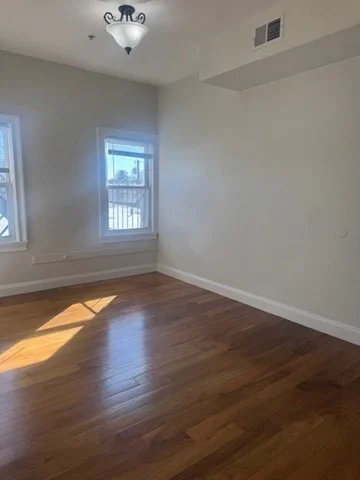 2 bed, 1 bath apartment for rent at 290 Broadway Unit 1, Winter Hill — photo 5 of 14