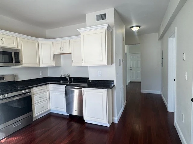 2 bed, 1 bath apartment for rent at 290 Broadway Unit 2, Winter Hill — photo 2 of 17