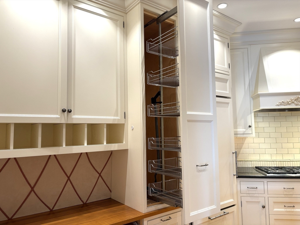 2 bed, 2 bath apartment for rent at 290 Commonwealth Ave Unit 13, Back Bay — photo 12 of 40