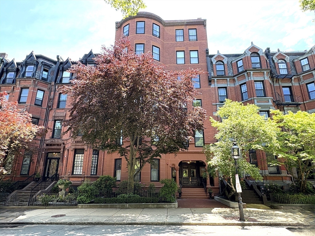 2 bed, 2 bath apartment for rent at 290 Commonwealth Ave Unit 13, Back Bay — photo 40 of 40