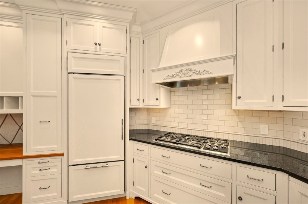 2 bed, 2 bath apartment for rent at 290 Commonwealth Ave Unit 13, Back Bay — photo 6 of 40
