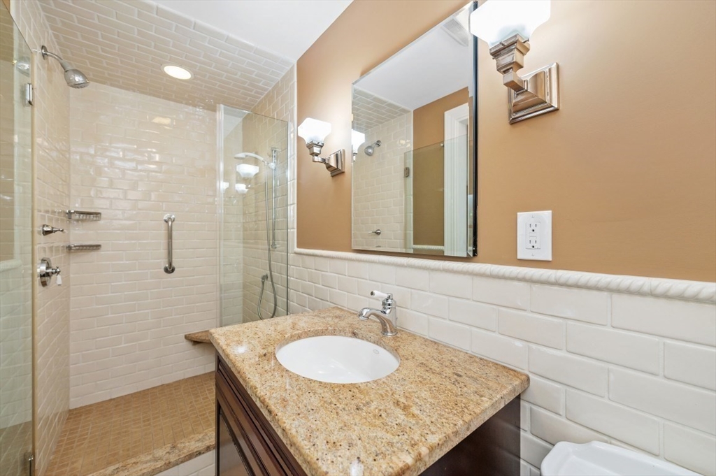 2 bed, 2 bath apartment for rent at 290 Commonwealth Ave Unit 13, Back Bay — photo 19 of 40