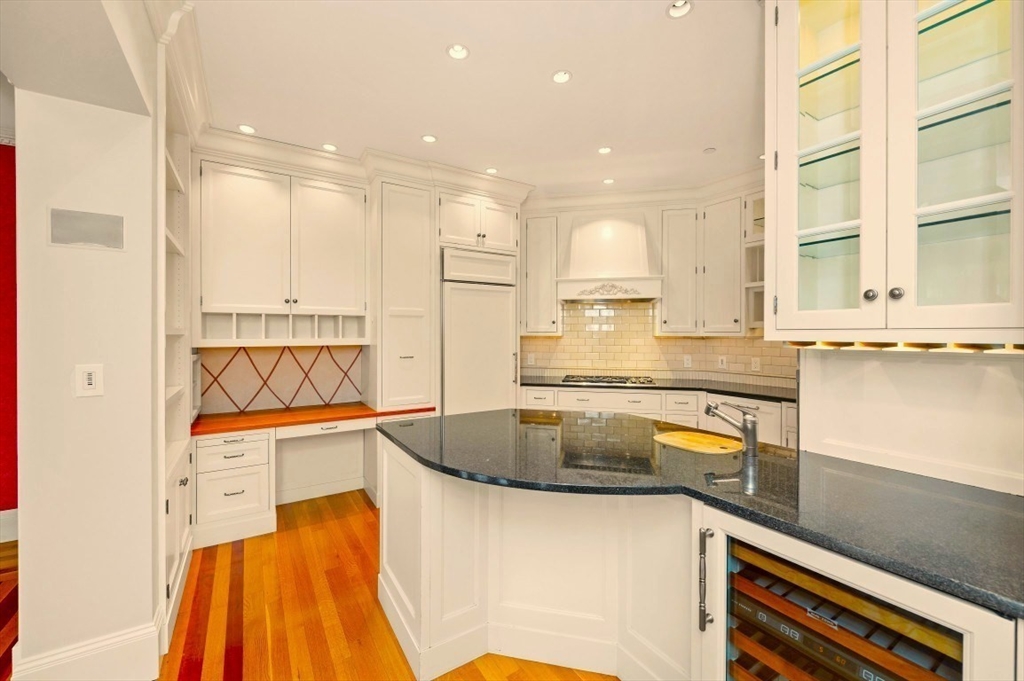 2 bed, 2 bath apartment for rent at 290 Commonwealth Ave Unit 13, Back Bay — photo 8 of 40