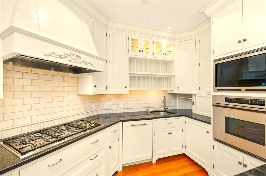 2 bed, 2 bath apartment for rent at 290 Commonwealth Ave Unit 13, Back Bay — photo 7 of 40