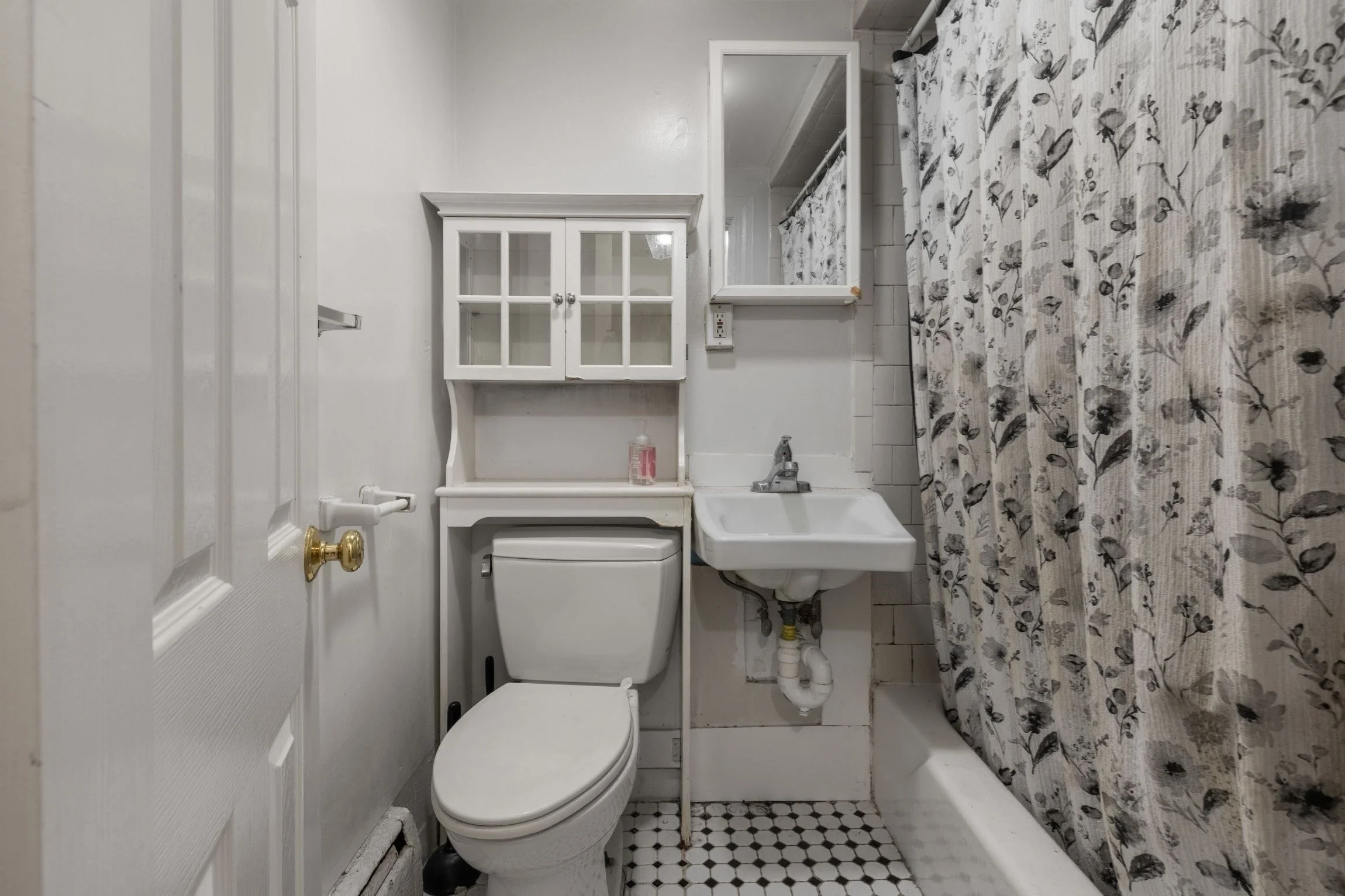 3 bed, 1 bath apartment for rent at 290 Commonwealth Ave Unit L, Back Bay — photo 6 of 9