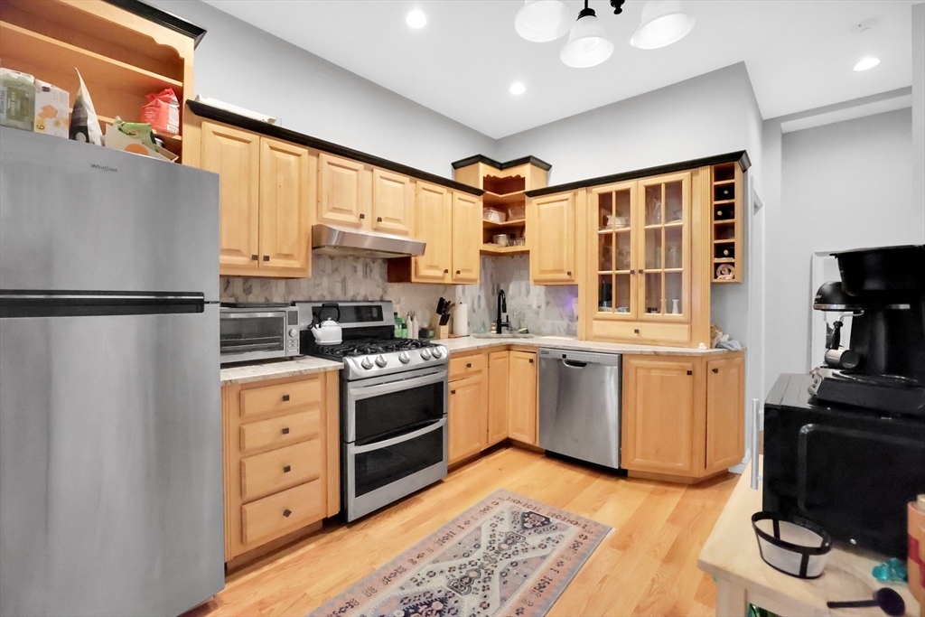 2 bed, 1 bath apartment for rent at 290 E 8th St Unit 8, South Boston — photo 4 of 11