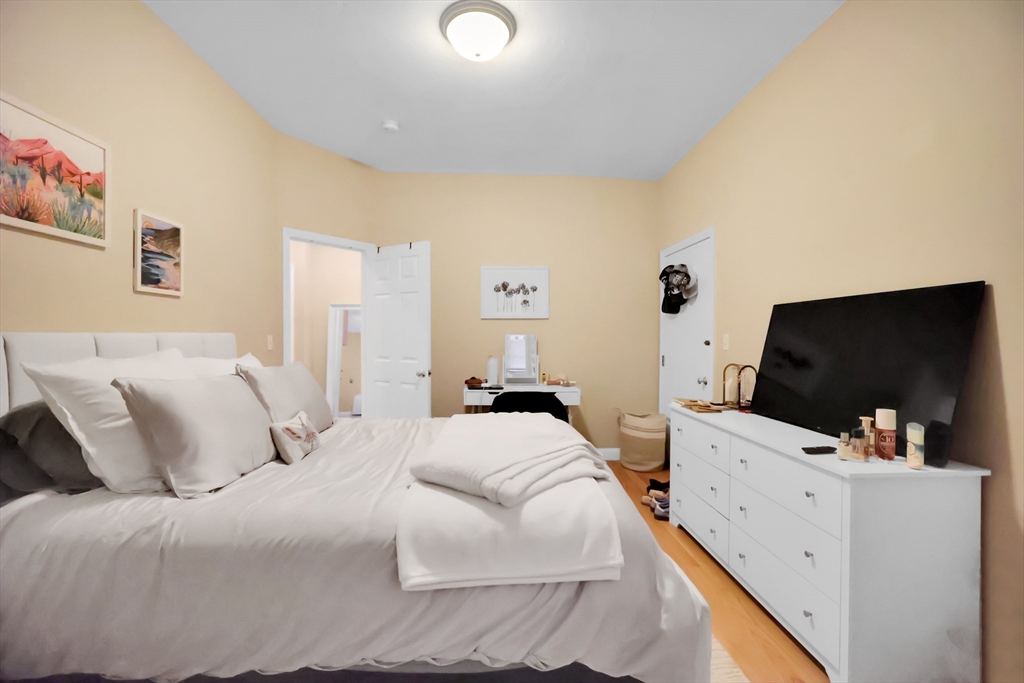 2 bed, 1 bath apartment for rent at 290 E 8th St Unit 8, South Boston — photo 8 of 11