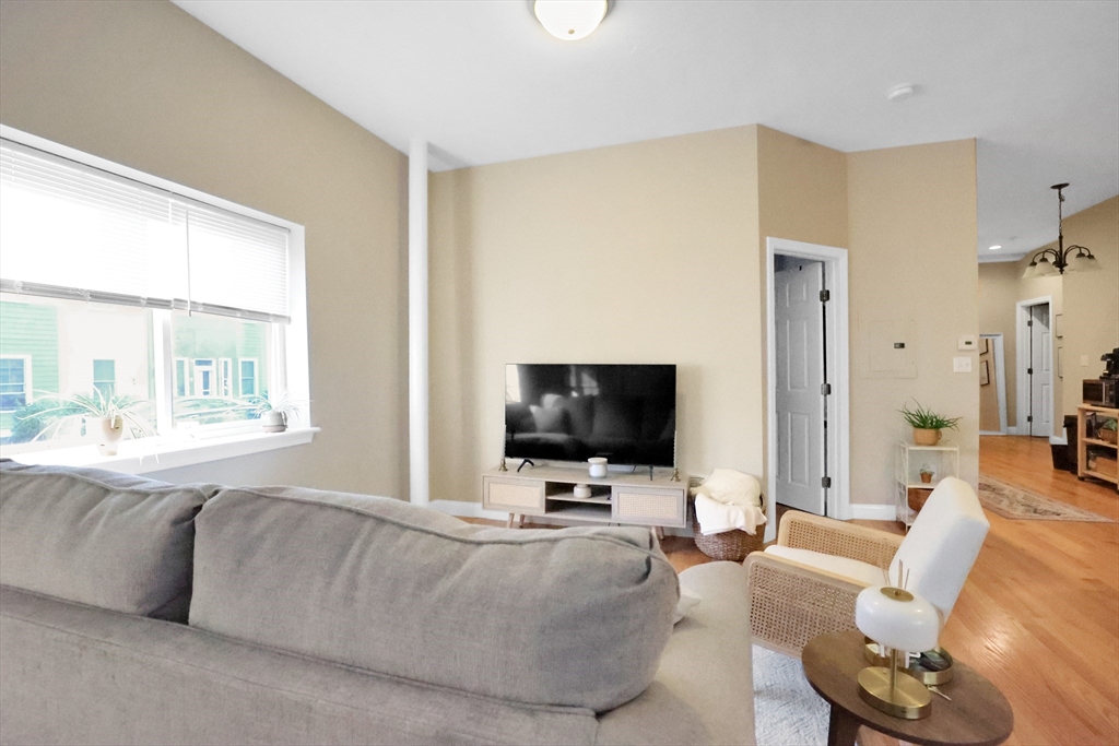 2 bed, 1 bath apartment for rent at 290 E 8th St Unit 8, South Boston — photo 2 of 11