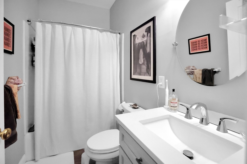 2 bed, 1 bath apartment for rent at 290 E 8th St Unit 8, South Boston — photo 6 of 11