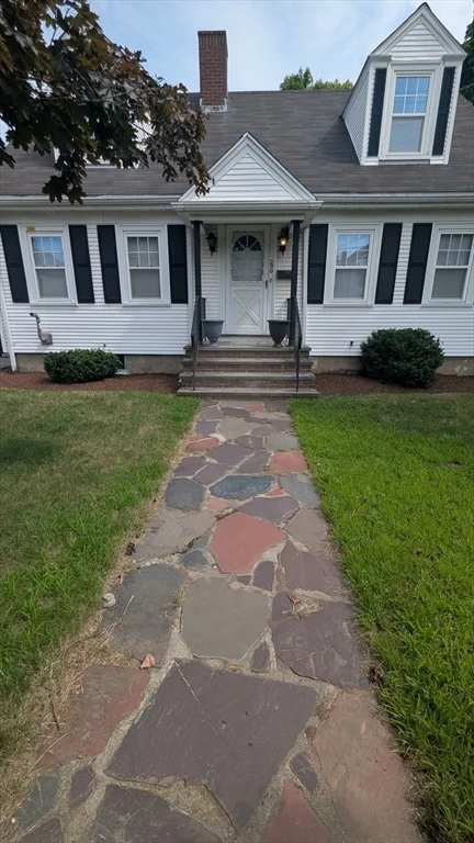 3 bed, 1 bath apartment for rent at 290 Milton St, Dedham — photo 17 of 19