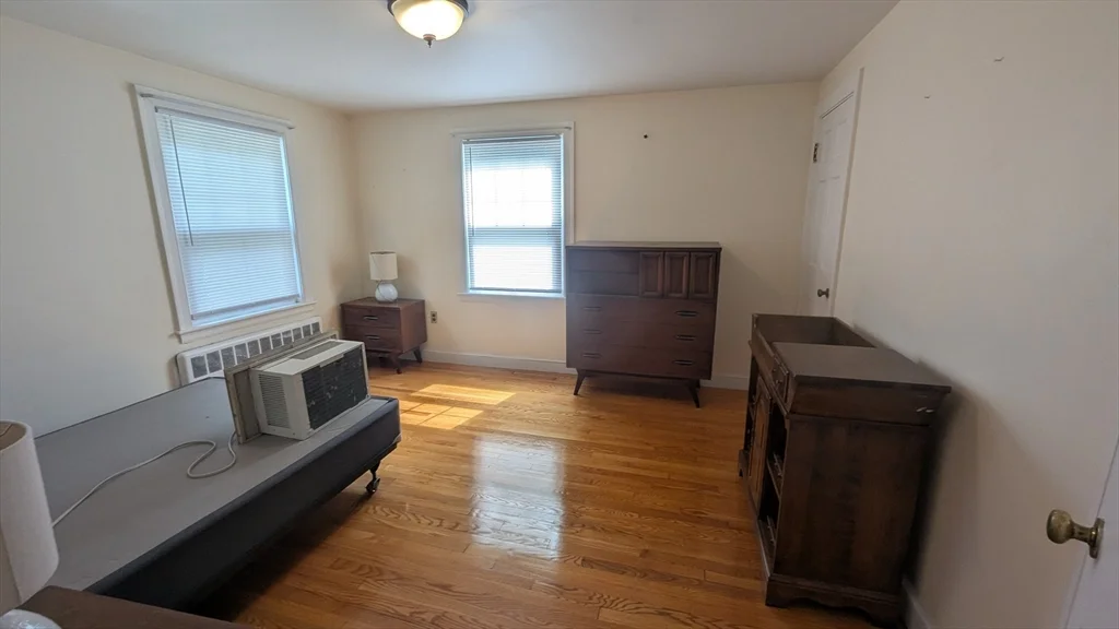 3 bed, 1 bath apartment for rent at 290 Milton St, Dedham — photo 9 of 19
