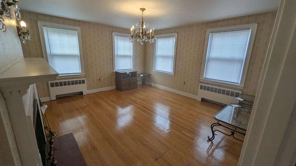 3 bed, 1 bath apartment for rent at 290 Milton St, Dedham — photo 5 of 19