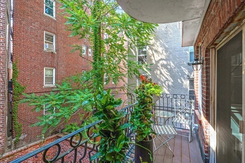 3 bed, 3 bath apartment for rent at 290 North St Unit 2, North End — photo 6 of 22