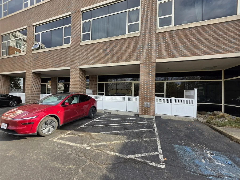 1 bed, 1 bath apartment for rent at 290 Pleasant St Unit 113, Watertown — photo 16 of 21