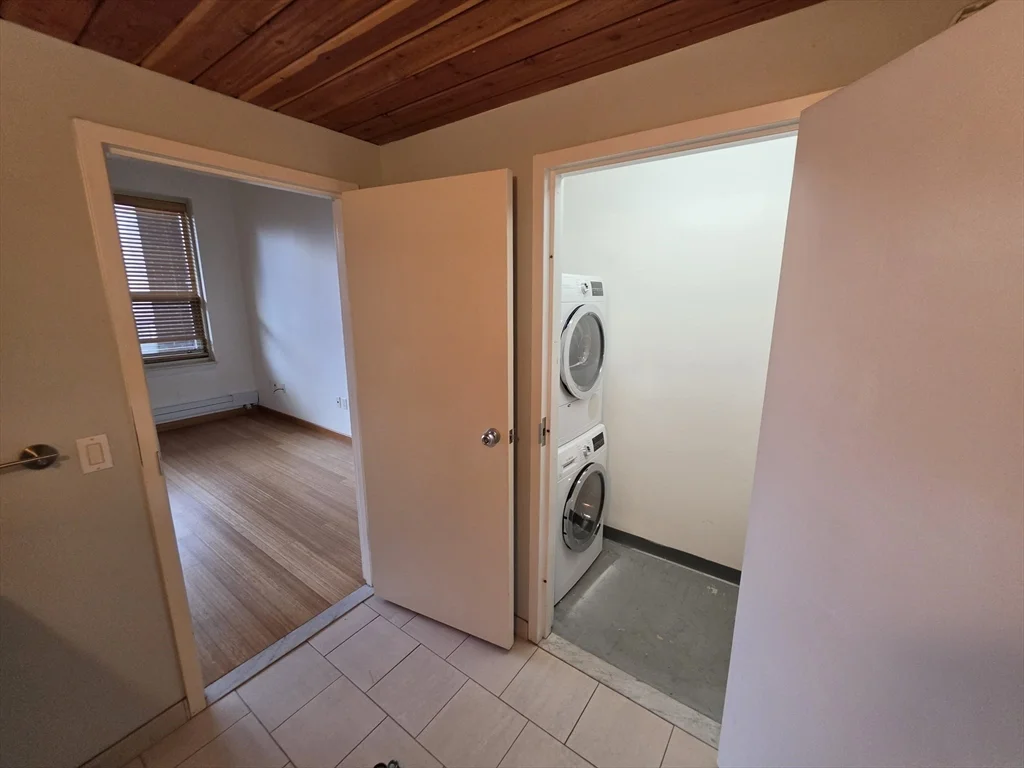 1 bed, 1 bath apartment for rent at 290 Pleasant St Unit 113, Watertown — photo 10 of 21