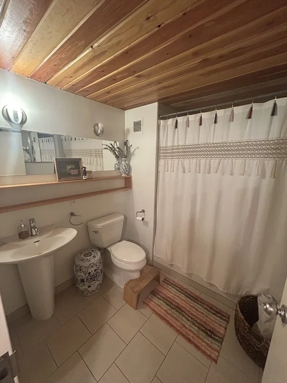 1 bed, 1 bath apartment for rent at 290 Pleasant St Unit 219, Watertown — photo 20 of 26