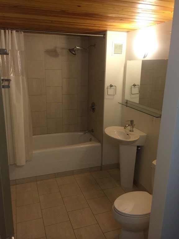 1 bed, 1 bath apartment for rent at 290 Pleasant St Unit 318, East Watertown — photo 12 of 13