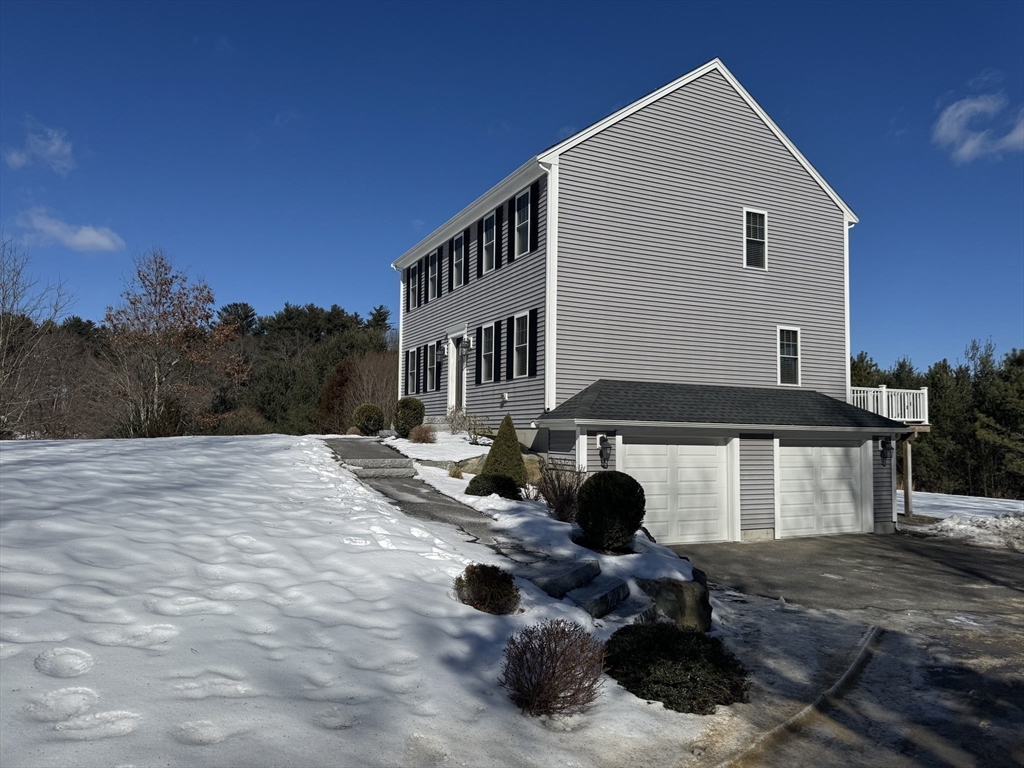 3 bed, 2 bath apartment for rent at 290 Thompson St Unit 1, Middleboro — photo 2 of 33