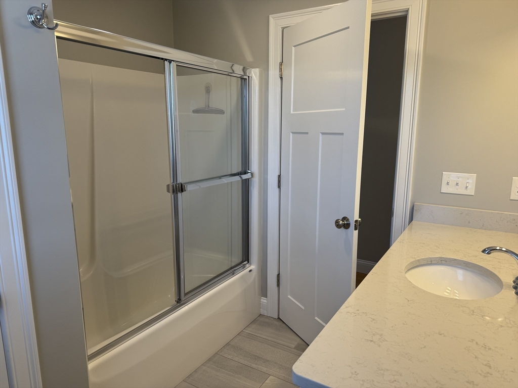 3 bed, 2 bath apartment for rent at 290 Thompson St Unit 1, Middleboro — photo 24 of 33
