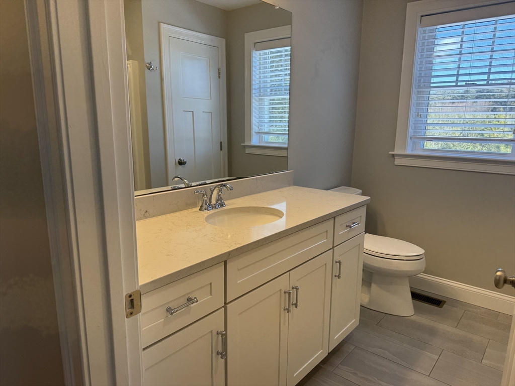 3 bed, 2 bath apartment for rent at 290 Thompson St Unit 1, Middleboro — photo 21 of 33