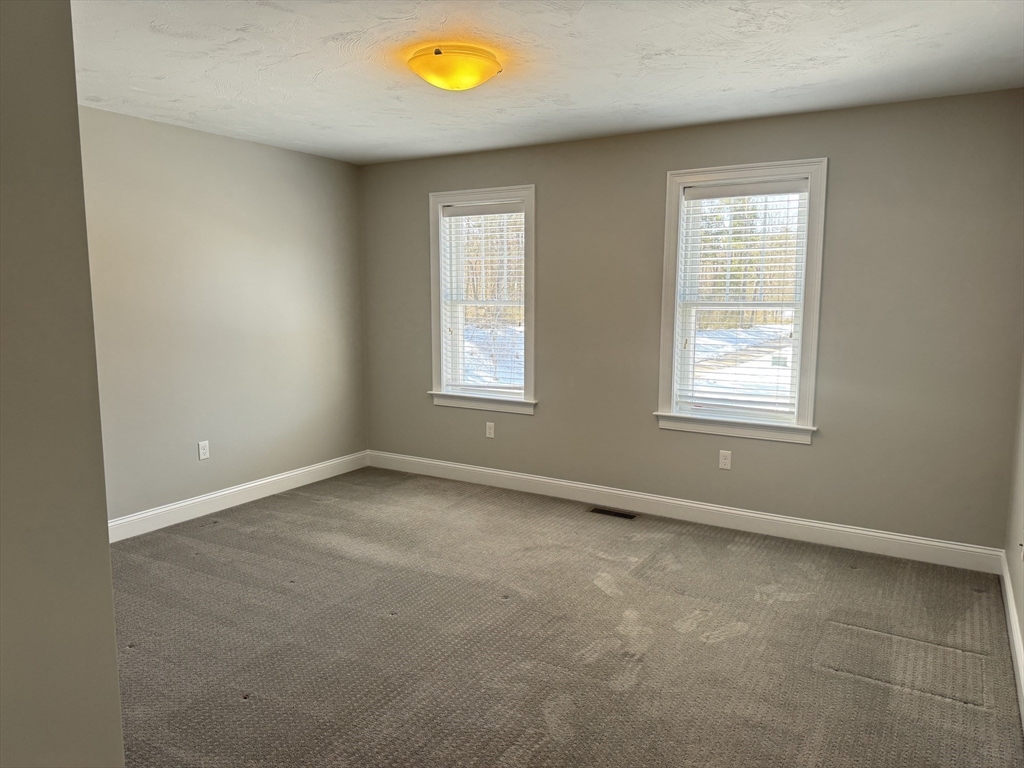 3 bed, 2 bath apartment for rent at 290 Thompson St Unit 1, Middleboro — photo 29 of 33