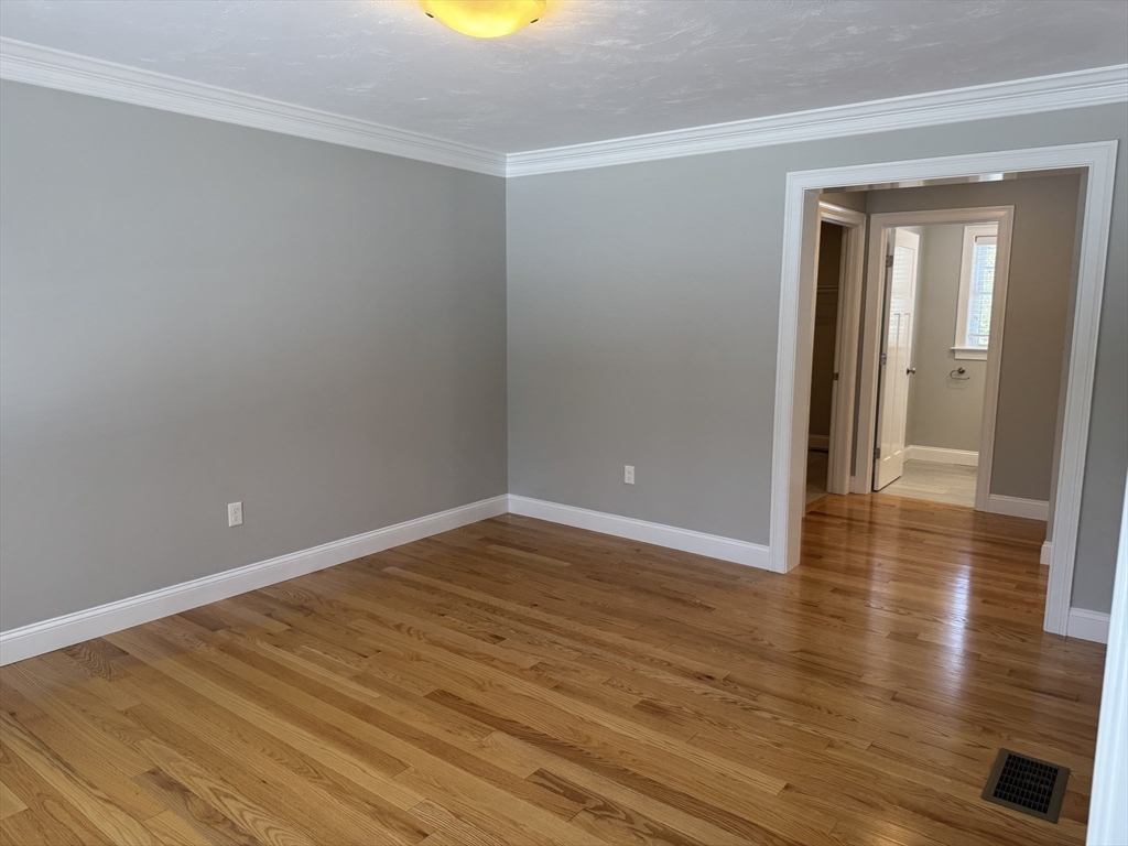 3 bed, 2 bath apartment for rent at 290 Thompson St Unit 1, Middleboro — photo 17 of 33