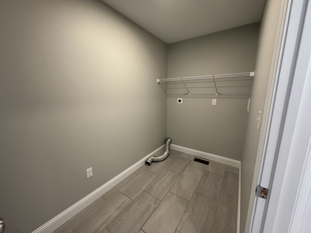 3 bed, 2 bath apartment for rent at 290 Thompson St Unit 1, Middleboro — photo 13 of 33