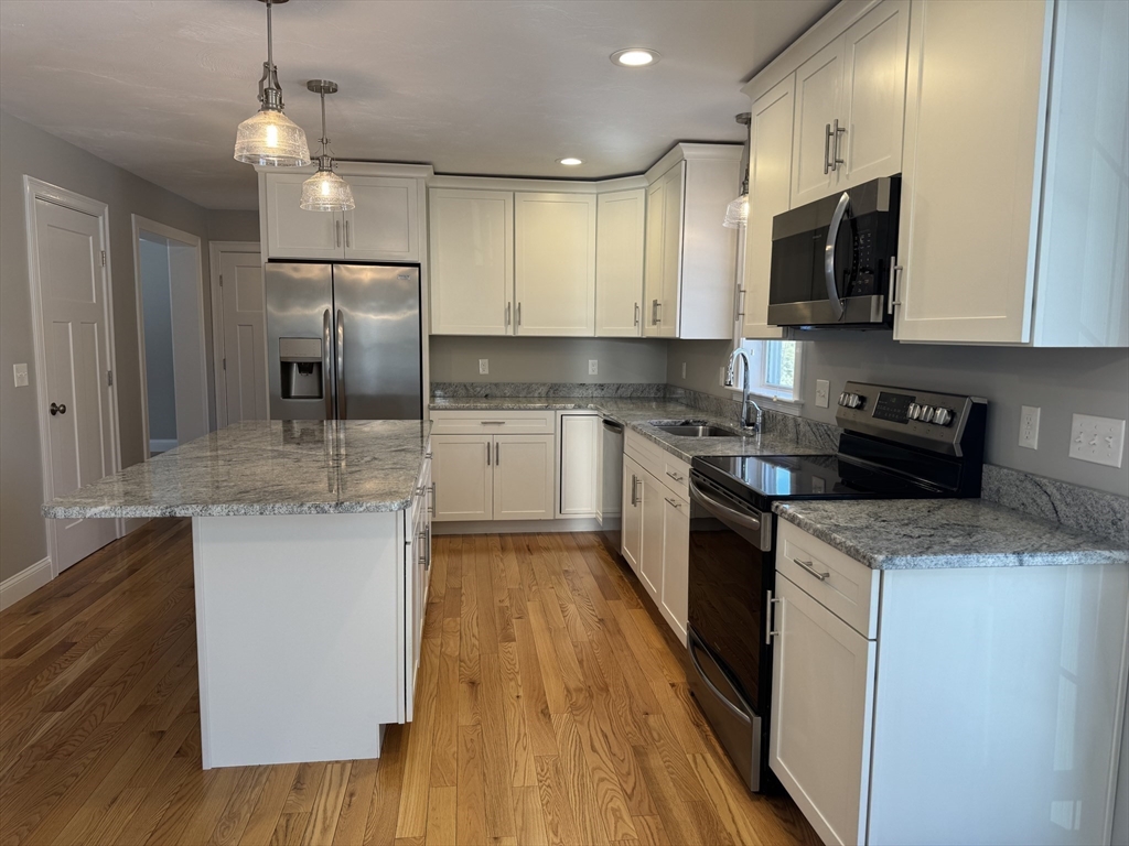 3 bed, 2 bath apartment for rent at 290 Thompson St Unit 1, Middleboro — photo 8 of 33