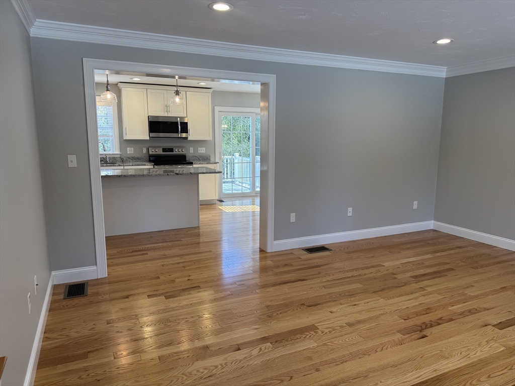 3 bed, 2 bath apartment for rent at 290 Thompson St Unit 1, Middleboro — photo 7 of 33