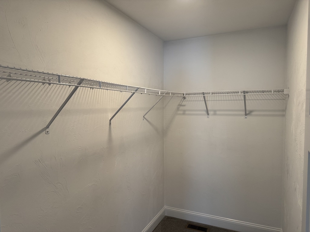 3 bed, 2 bath apartment for rent at 290 Thompson St Unit 1, Middleboro — photo 26 of 33