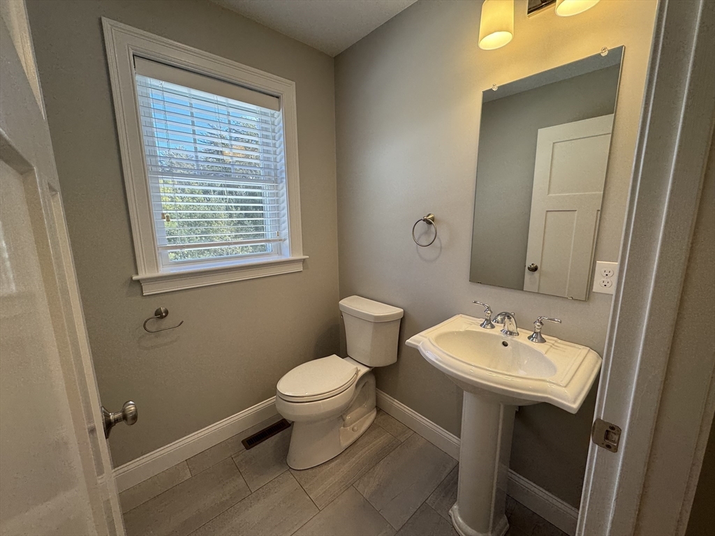 3 bed, 2 bath apartment for rent at 290 Thompson St Unit 1, Middleboro — photo 14 of 33
