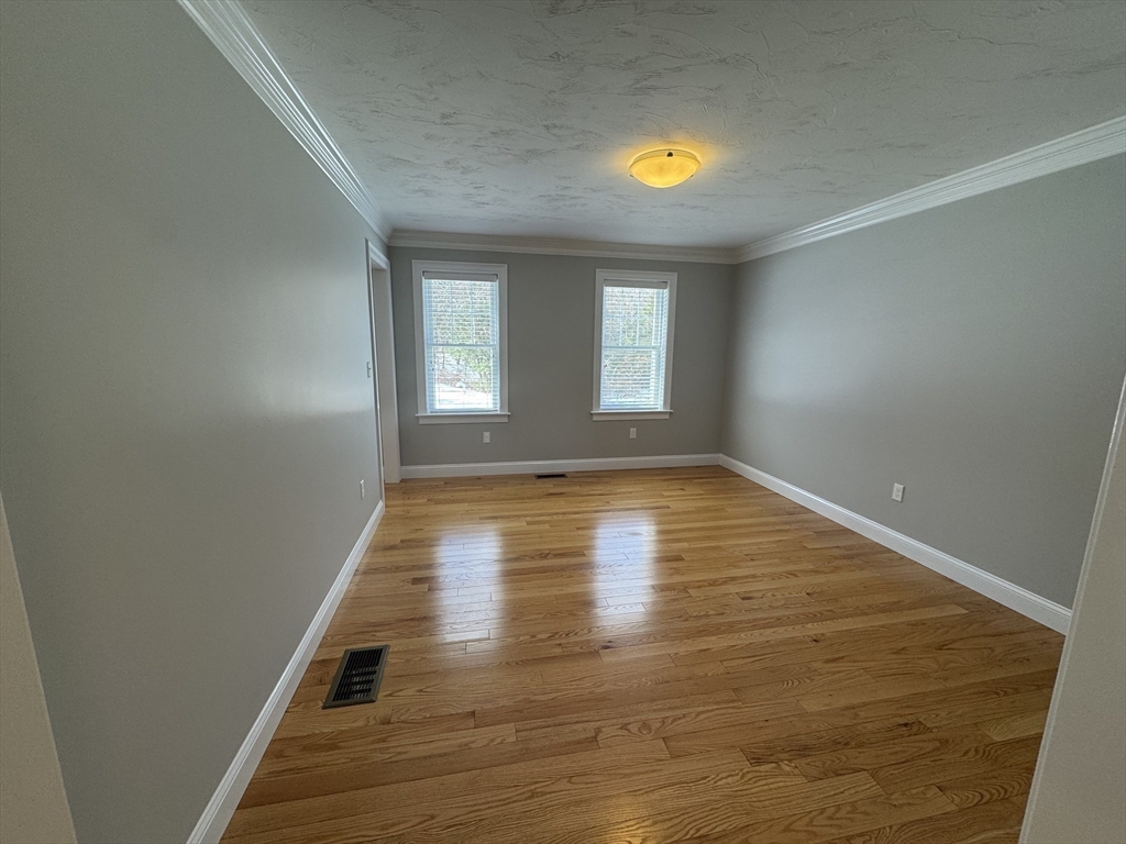 3 bed, 2 bath apartment for rent at 290 Thompson St Unit 1, Middleboro — photo 16 of 33