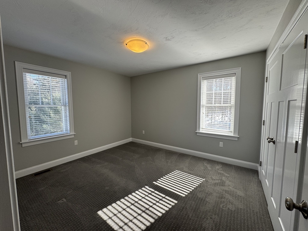 3 bed, 2 bath apartment for rent at 290 Thompson St Unit 1, Middleboro — photo 19 of 33