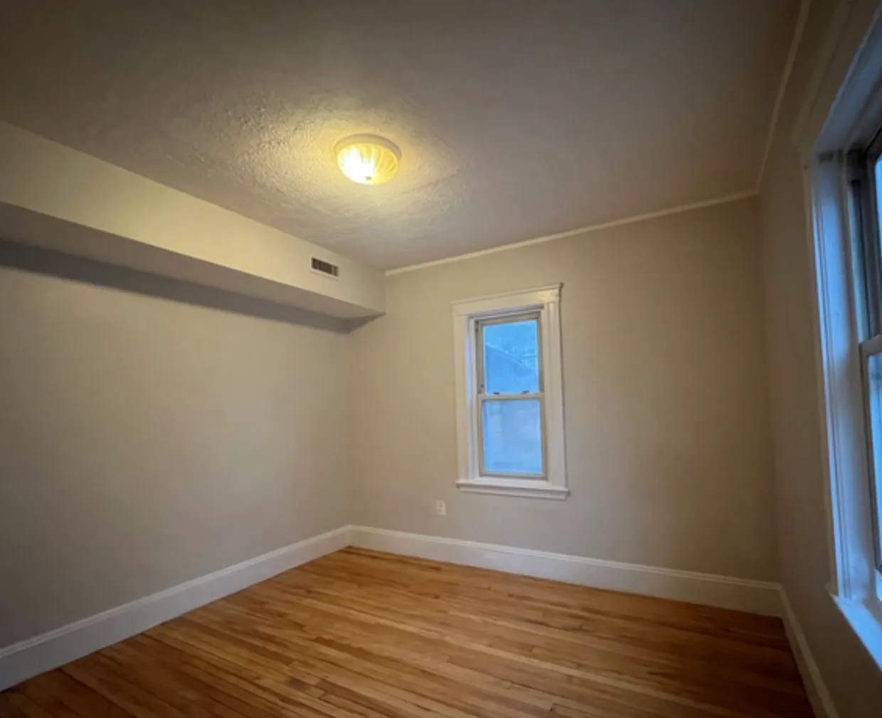 4 bed, 2 bath apartment for rent at 291 Alewife Brook Pkwy Unit 2, West Somerville — photo 4 of 10