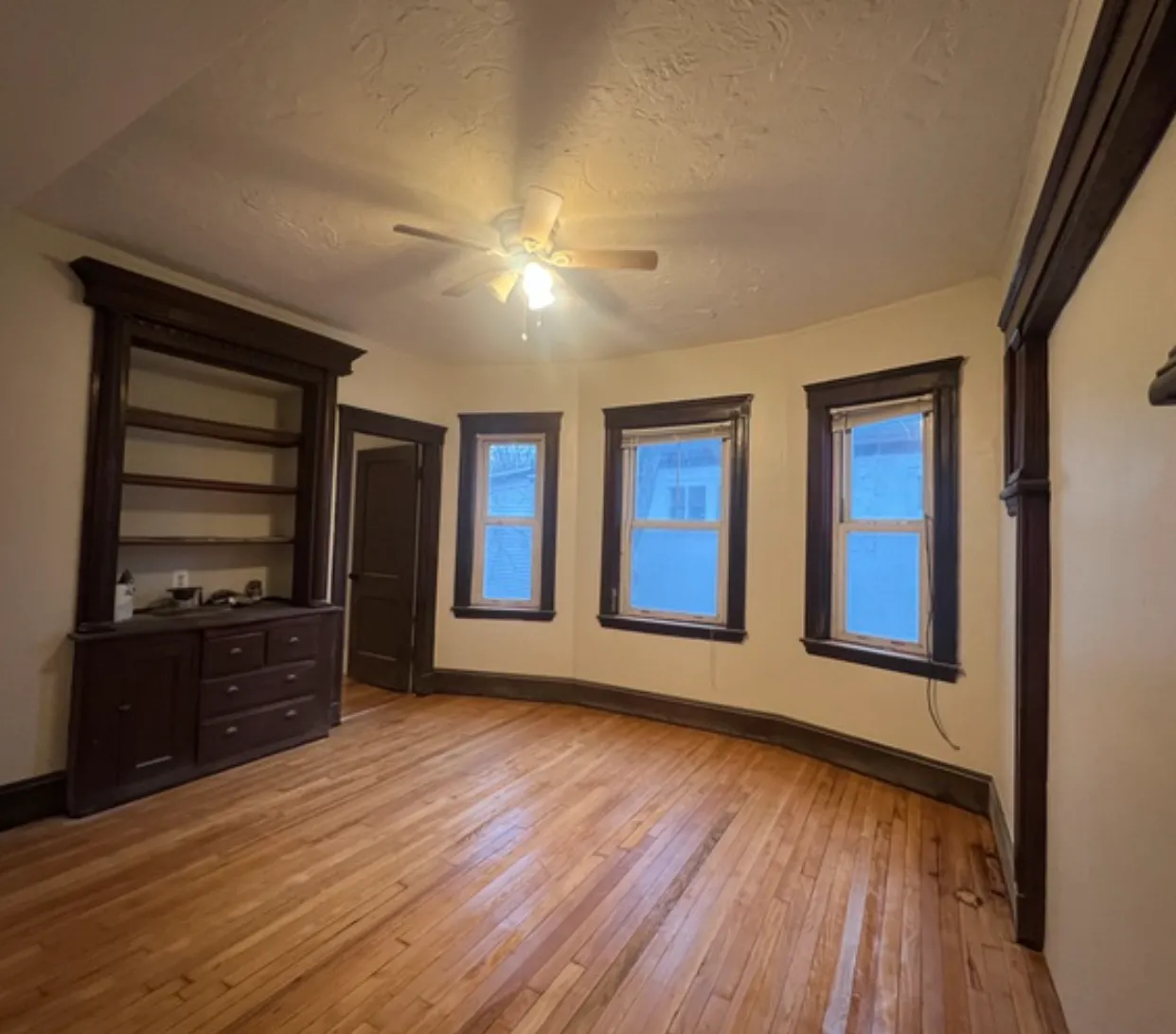 4 bed, 2 bath apartment for rent at 291 Alewife Brook Pkwy Unit 2, West Somerville — photo 2 of 10